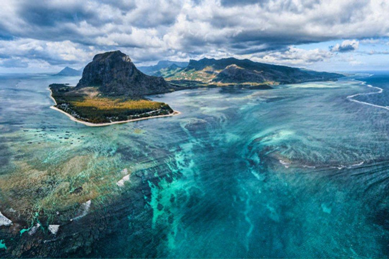 Mauricio: Vuelo panorámico en helicóptero con traslados al hotel