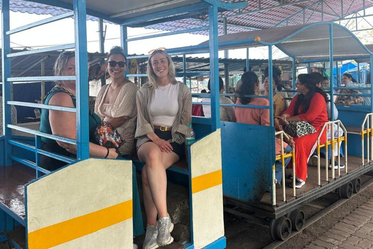 Mumbai: Elephanta Caves, Ferry Ride & Heritage Tour