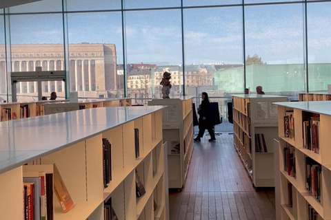 Helsinki: Central Park & City Highlights Walking Tour