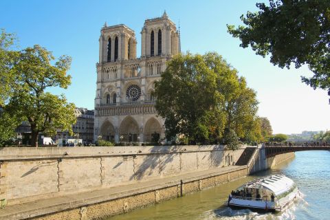Paris: Self-Guided photo Safari with Photobook! City Tour