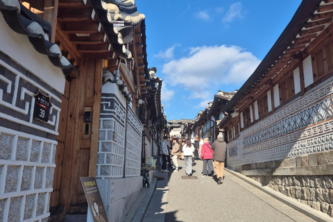 Seoul: Bukchon Hanok Village, Korean Tea Ceremony & Dessert