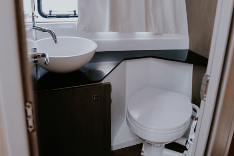 Dżakarta: prywatny rejs jachtem po 4 wyspach z nurkowaniem z rurką8-godzinna prywatna wycieczka jachtem (do 12 osób)