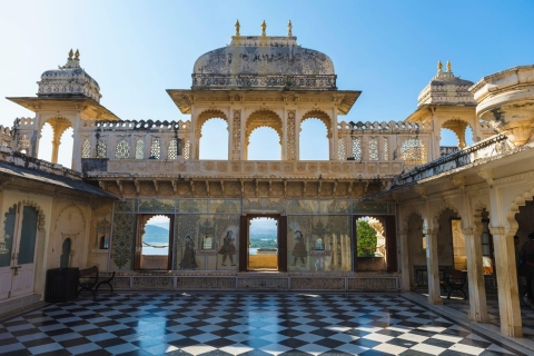 From Udaipur: Private Udaipur City of Lakes Sightseeing Tour Private Transportation & Tour Guide Only