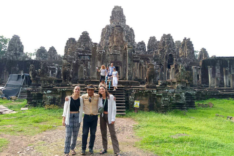 Full Day: Highlight Ruin Temples and Floating Village