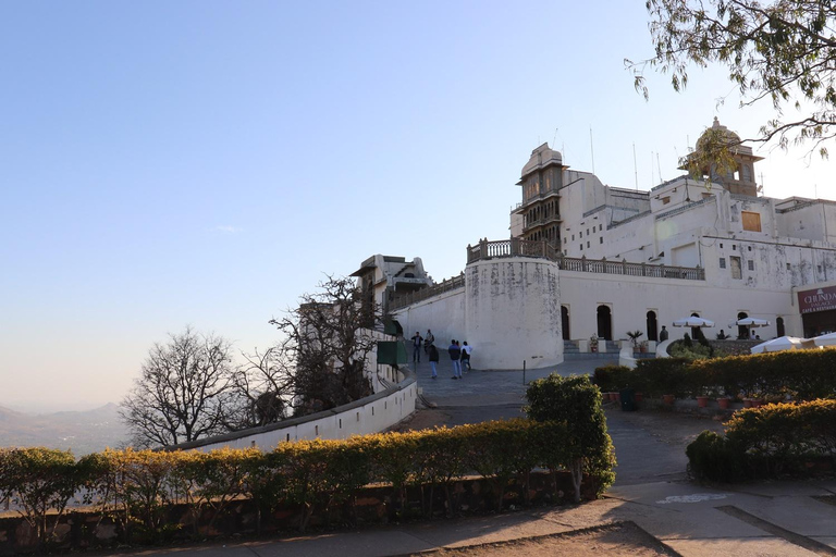 Transfer tur och retur Sajjangarh Monsoon Palace med biljetter