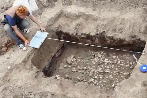Philadelphia's Dead: Eerie Exploration of Forgotten Graves
