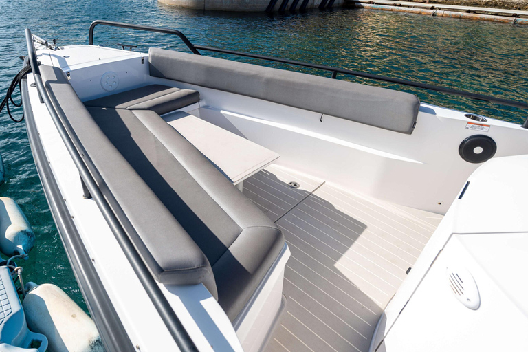 St Julian's: Axopar 28 Speedboat Rental with Captain