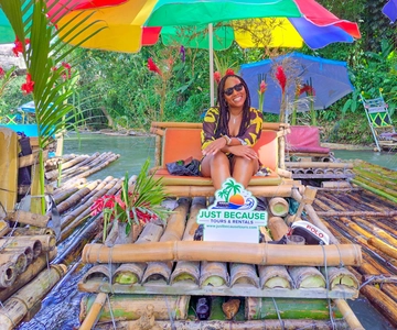 Montego Bay: Bamboo Rafting with Limestone Massage & Shoping