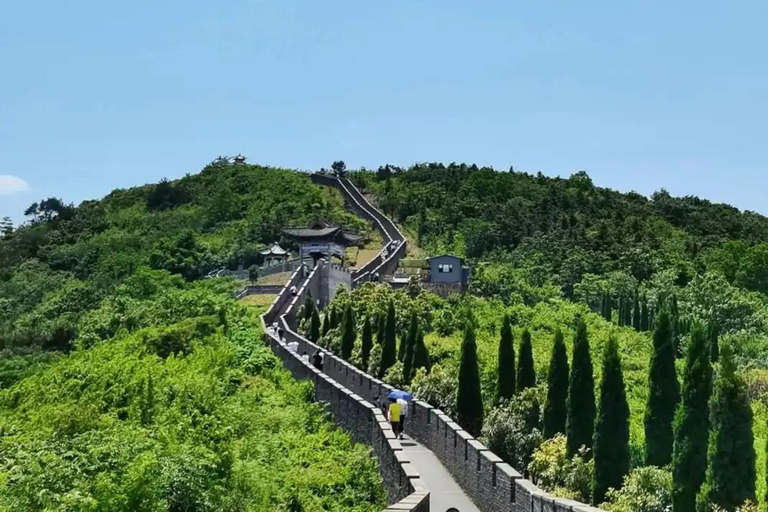 Shanghai: Yixing Little Great Wall Hike with Temple Visit private tour option