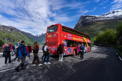 Geiranger: Zwiedzanie miasta autobusem Hop-On Hop-OffGeiranger: 1-dniowa wycieczka autobusowa hop-on hop-off