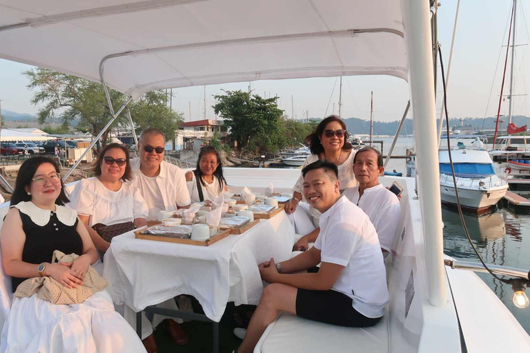 Subic: Crucero en yate con cena al atardecer desde Manila y Clark