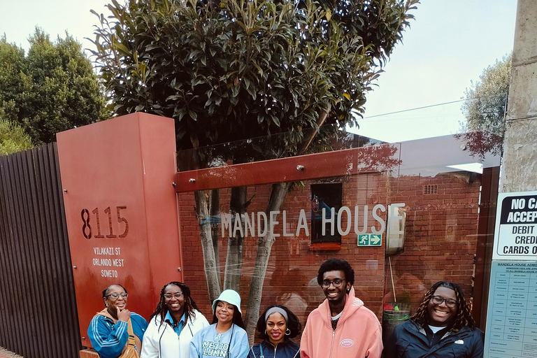 Johannesburg: Apartheid Museum & Soweto Guided Tour