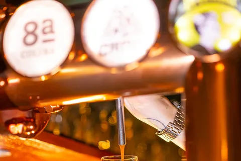 Lisboa: Saborea Portugal - Vino o Cerveza con Bocados Locales