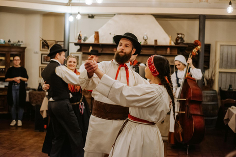 Jantar e show esloveno tradicionalLjubljana: Jantar e apresentação tradicional eslovena