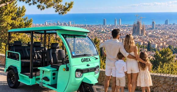 Barcelona: Family-Friendly Tuk-Tuk Tour with Driver