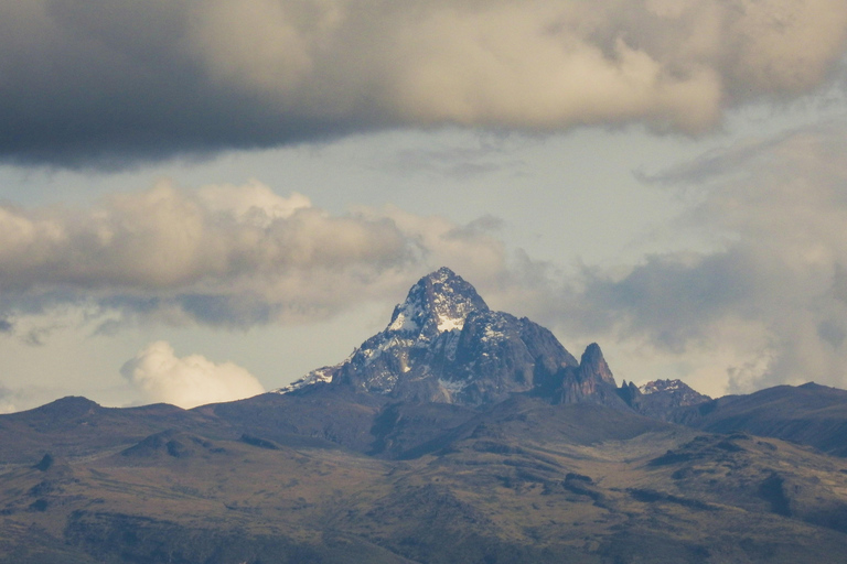 4 jours au Mont Kenya : Randonnée palpitante sur la route du Sirimon