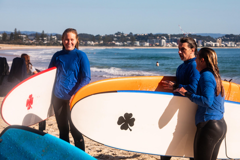 Coolangatta: Aula de surf em grupo para adultos Kirra, Gold Coast (+13)