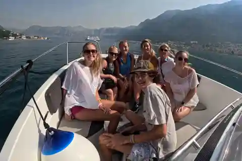 Von Kotor aus: Blaue Höhle & Lady of the Rocks, gesamte Bucht - 3h!