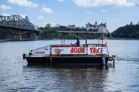 OTTAWA : Billet pour un bateau à arrêts multiples à énergie solaire