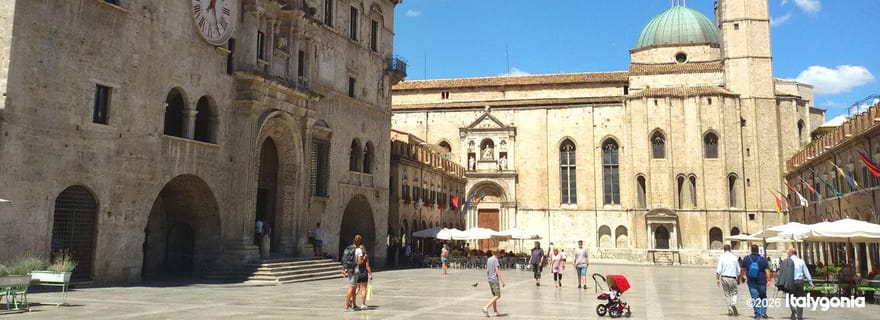 Ascoli Piceno : visite à pied privée des places historiques