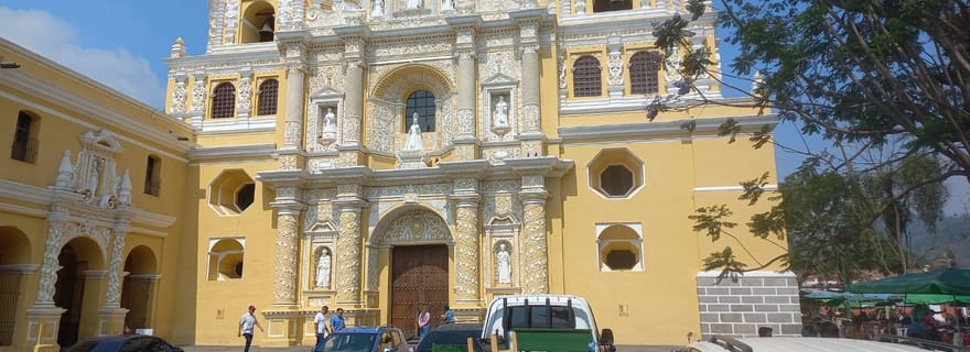 Aventure coloniale et volcanique : Antigua et Pacaya avec un guide local certifié
