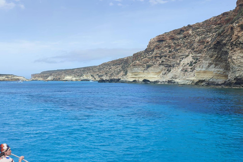Lampedusa: Luna Celeste Boat Tour with Lunch