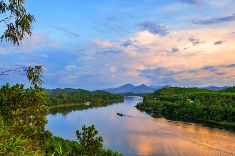 Hue: Buddhist Tour with Cooking Class and Meditation Buddhism tour in Hue with French speaking tour guide