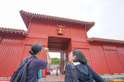 Naha: Okinawa Shuri Castle Peace Walking Tour