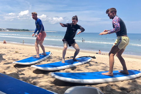 Kuta Beach, Bali: Surflektioner för nybörjare och fortsättareSurfinglektioner för nybörjare och fortsättare i Kuta Beach