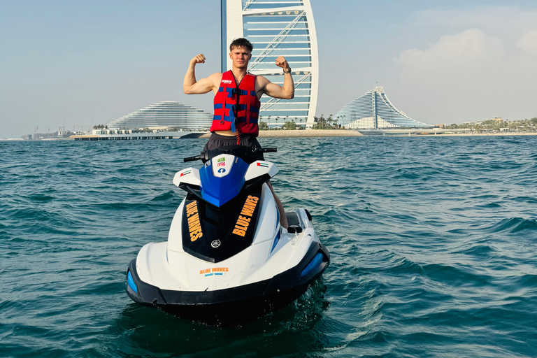 迪拜：体验摩托艇畅游阿拉伯酋长酒店+图片&amp;视频30分钟喷气式摩托艇前往帆船酒店