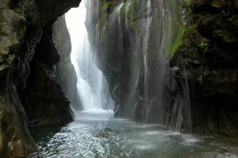 From Plakias: Kourtaliotiko Gorge Guided River Trekking