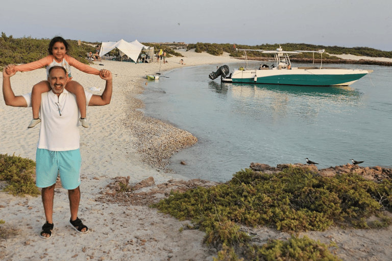 Full Day Damaniyat Island Experience with Beach Barbecue Full Day Damaniyat Island Experience with Lunch