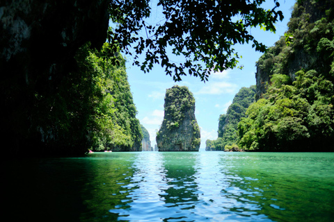 Krabi: A melhor aventura particular de barco de cauda longa em 7 ilhasMotorista de barco