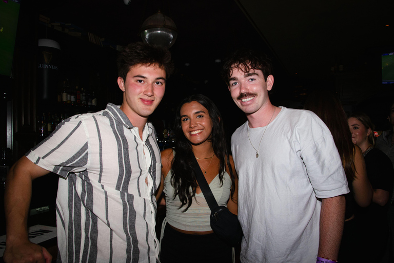 Medellin: Pub Crawl in El Poblado with Drinks, Games and VIP