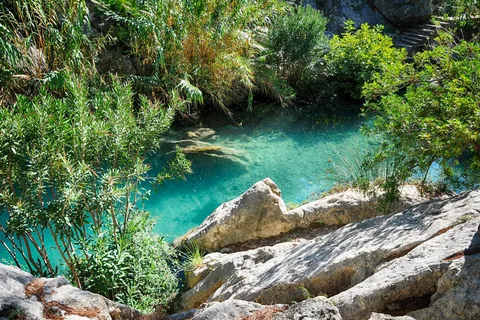 Depuis Alicante et Benidorm : visite de la célèbre fontaine d'Algar. Transport privé