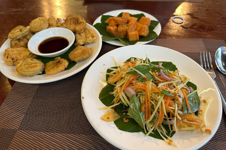 Aula de culinária cambojanaAula de culinária