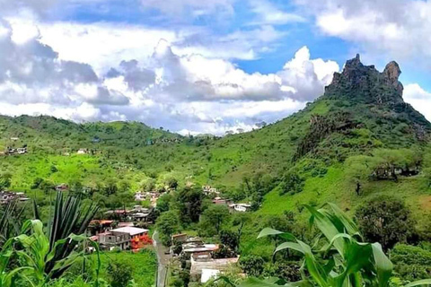Isla de Santiago: Excursión a Serra Malagueta y Valle de Gongón con picnic.Isla de Santiago: Senderismo por la Serra Malagueta + Valle de Gongón con picnic