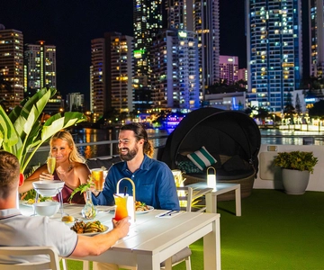 Surfers Paradise: Buffet Dinner Sightseeing Cruise