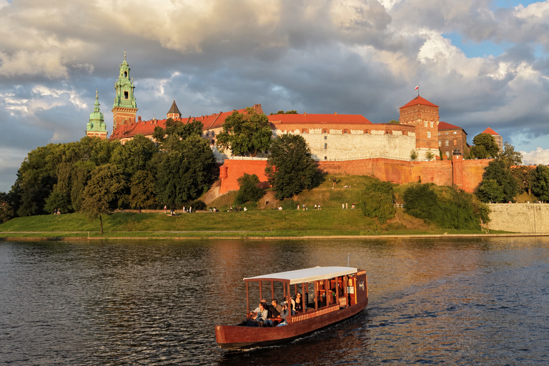 Krakow: Vistula River Cruise with Wawel Views & Audio Guide
