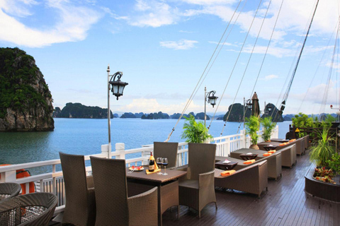 Desde Hanoi: 2D1N Bahía de Ha Long en Crucero Boutique Arcady