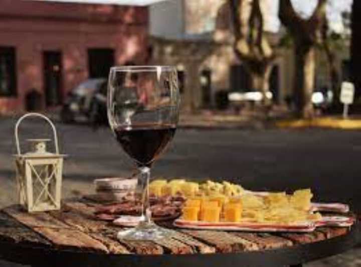 Degustación exprés de vinos y quesos uruguayos