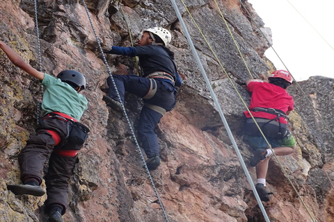 Desde Cusco: Escalada en el Balcón del DiabloDesde Cusco: Balcón del diablo escalada en roca