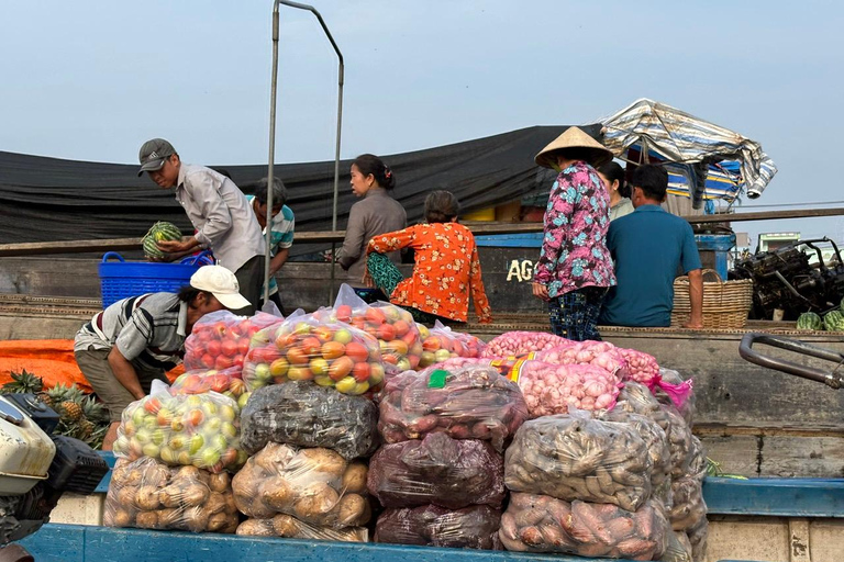 Can Tho: Floating Market, Canal, Cacao Farm & Mekong' Life Private tour with English speaking guide