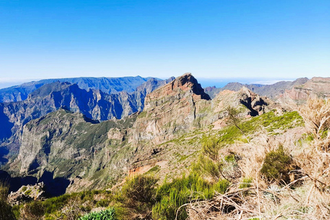 Madeira: Private 4x4 Nature Tour with a Guide Madeira: Private 4x4 Nature Tour with Guide