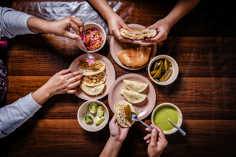 Oaxaca: Evening Street Food Tour with 14+ Tastings