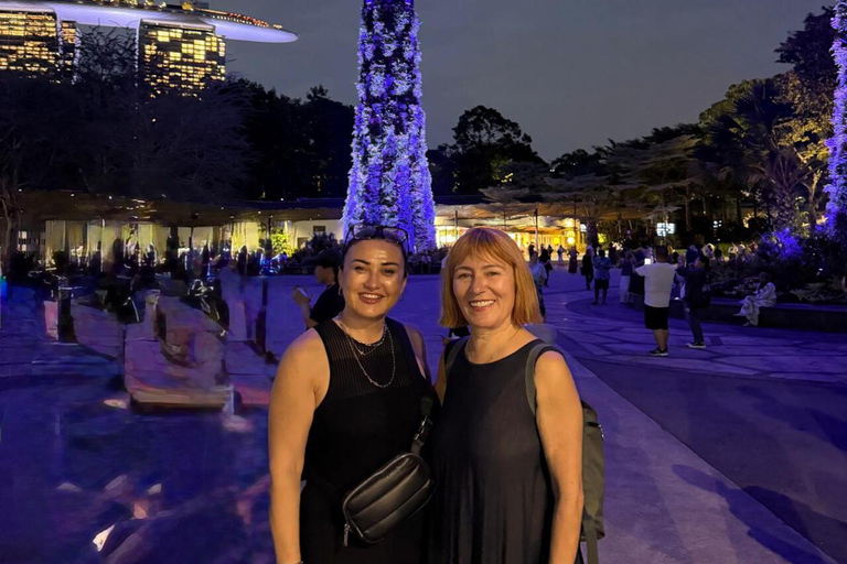 Chinatown Food Tour, River Cruise &amp; 2 top-visit Light Shows