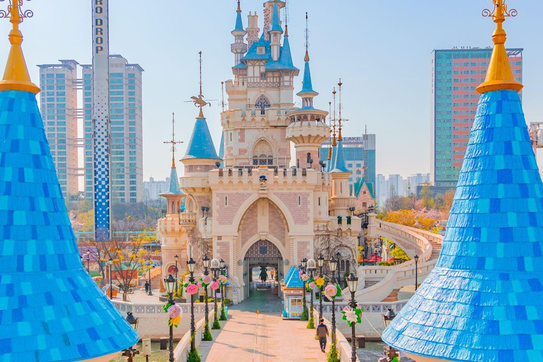 Seoul: biglietto d&#039;ingresso per Lotte World AdventureSeoul: biglietto d&#039;ingresso per il Lotte World Adventure