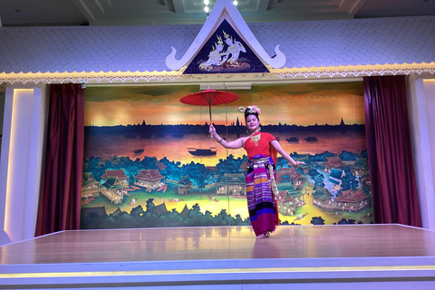 Calypso Cabaret en Asiatique: espectáculo de ladyboys en primera filaEspectáculo nocturno