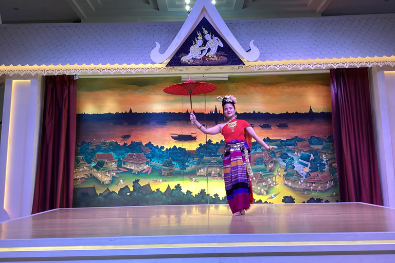 Calypso Cabaret en Asiatique: espectáculo de ladyboys en primera filaEspectáculo nocturno