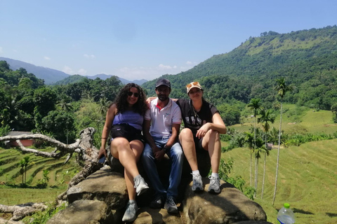 Kandy: Knuckles Mountain Range Full-Day Hike with Lunch